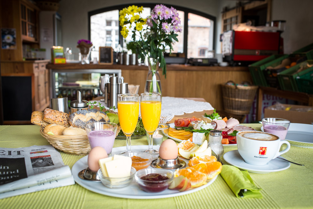 Biohof Ihlow Restaurant Cafe Bioladen Private Ferienwohnungen Klavierunterricht Klavierferien